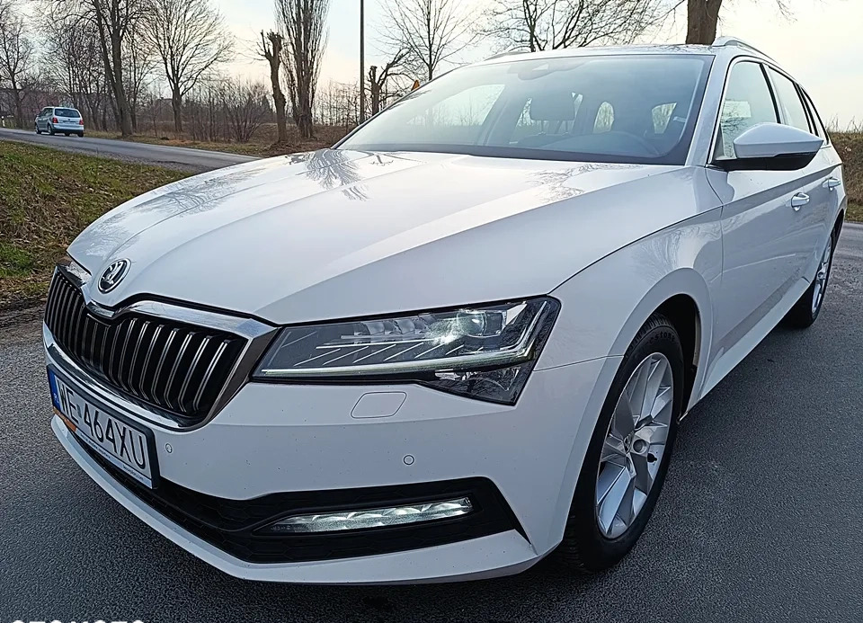 Skoda Superb cena 87700 przebieg: 121000, rok produkcji 2019 z Toruń małe 781